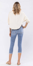 Mid-Rise Denim Skinny Capri