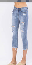 Mid-Rise Denim Skinny Capri